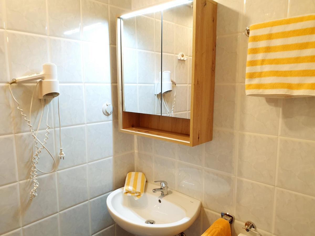 Bauernhof Pension Juri Obergösel Exteriör bild